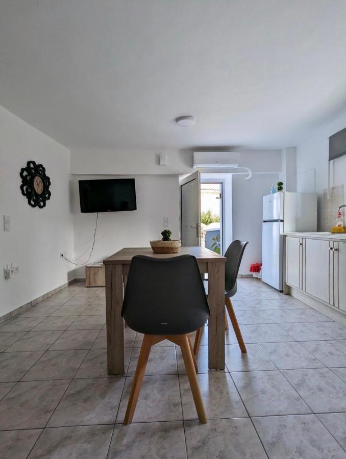 Apartment Di Stavros *